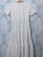 Load image into Gallery viewer, CLOSET SALE white maxi dress